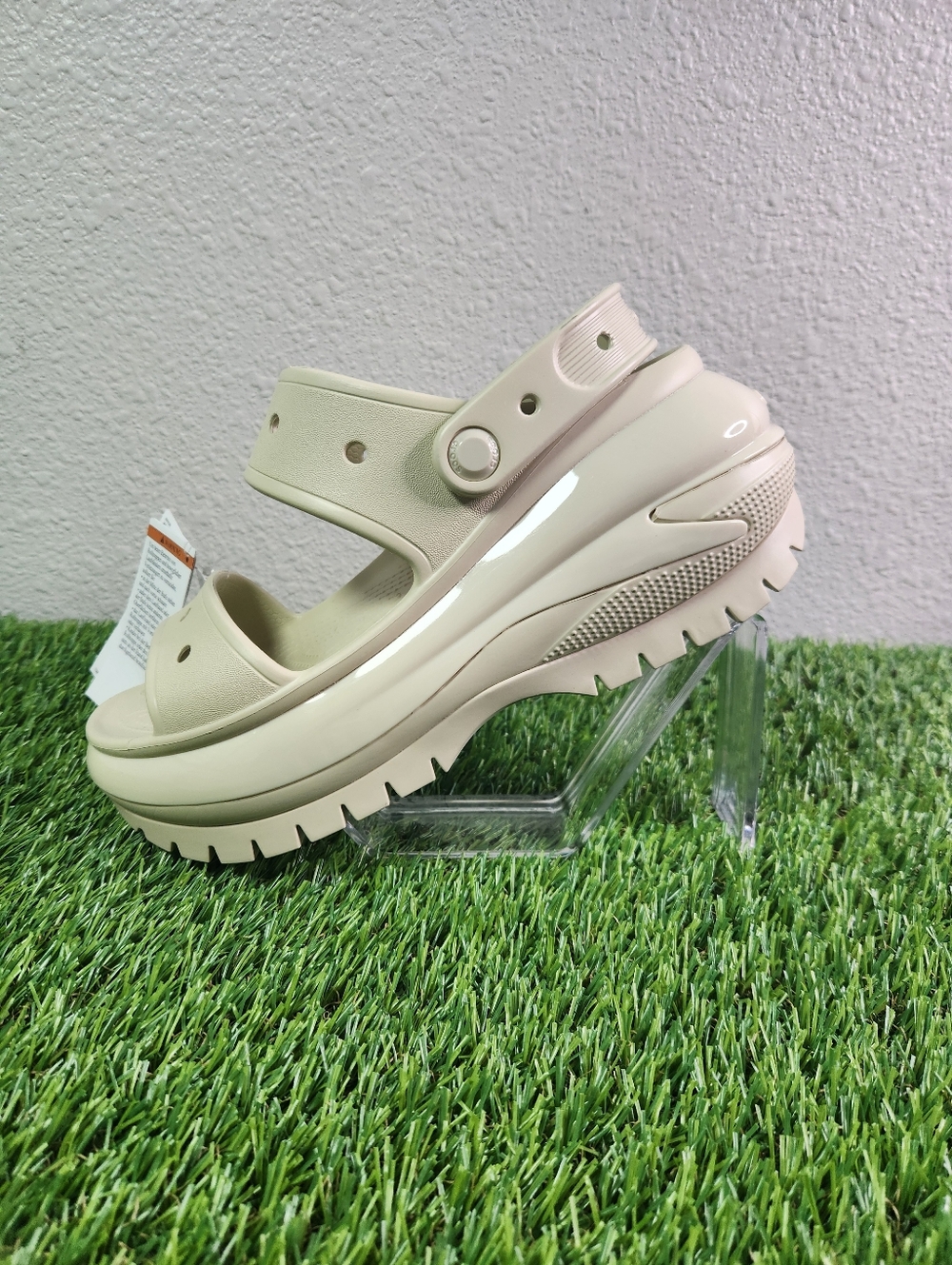 NEW CROCS MEGA CRUSH SANDAL 207989-2Y2 BEIGE Women's 8/Men’s-6